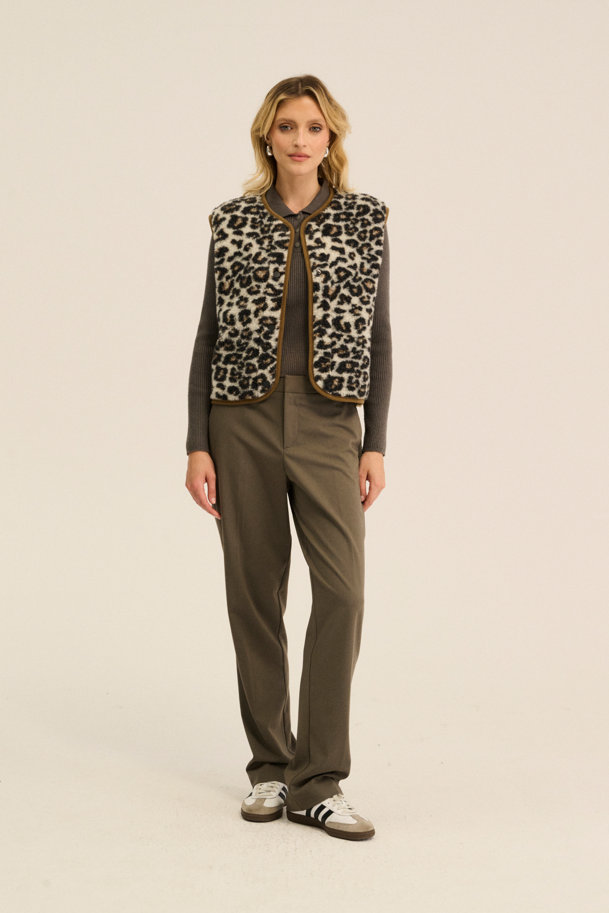 KAMIZELKA TYB PATTERN LEOPARD BIAŁY