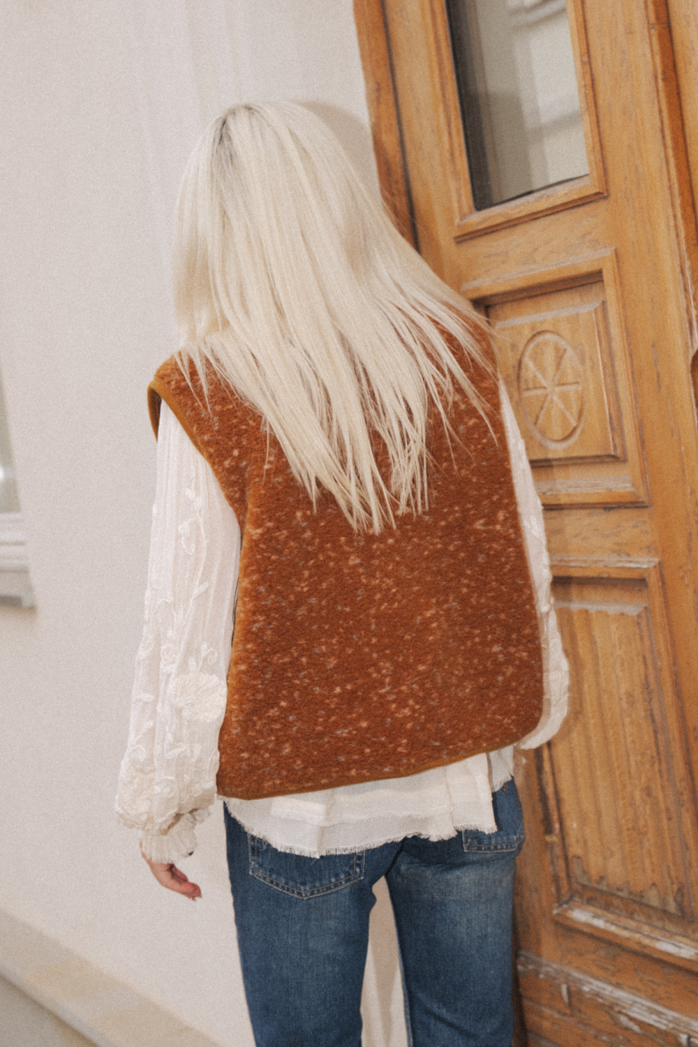 KAMIZELKA TYB PATTERN KROPKI MULTI KARMEL