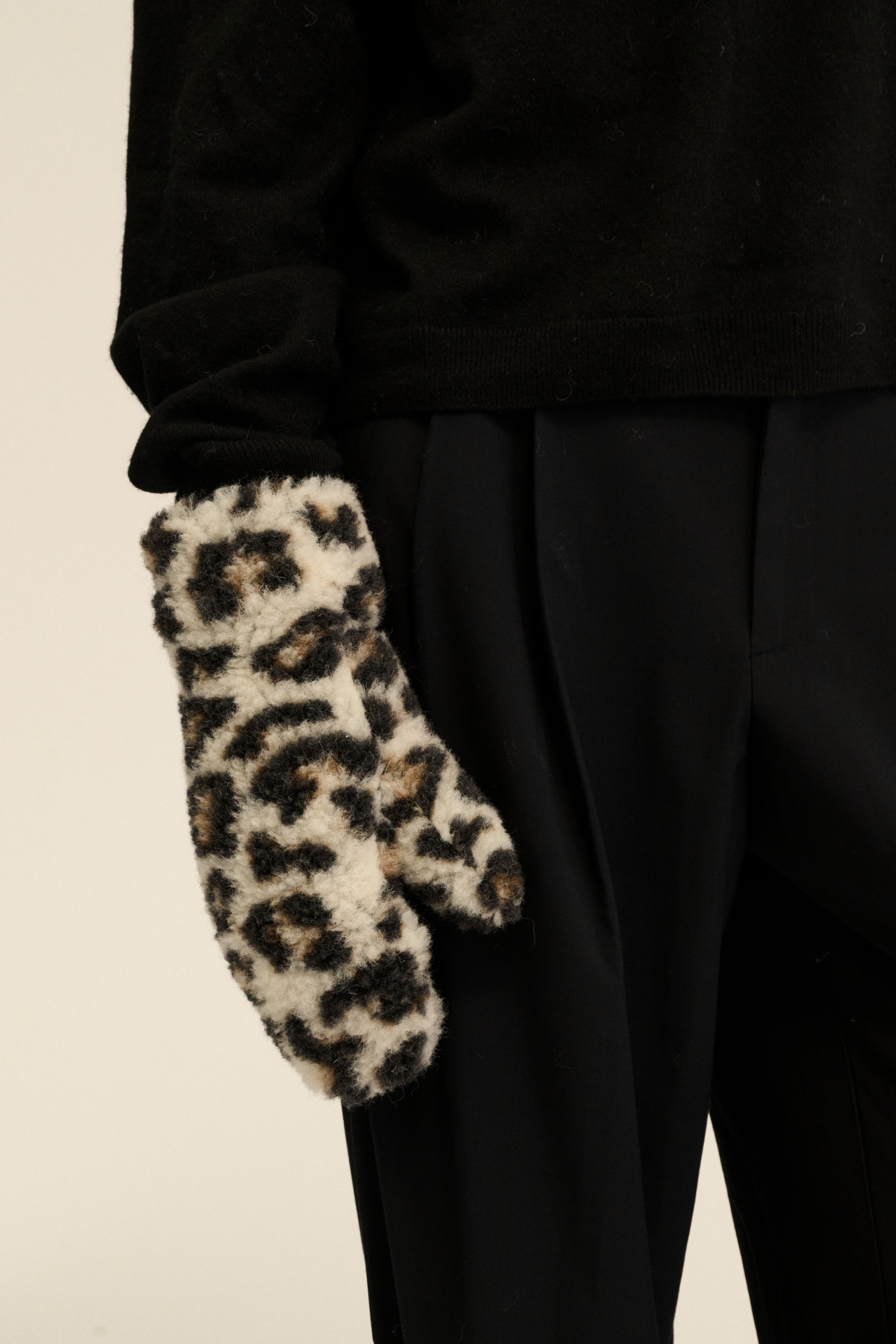 RĘKAWICZKI WEŁNIANE GULLY ULTRA LIGHT PATTERN LEOPARD BIAŁY