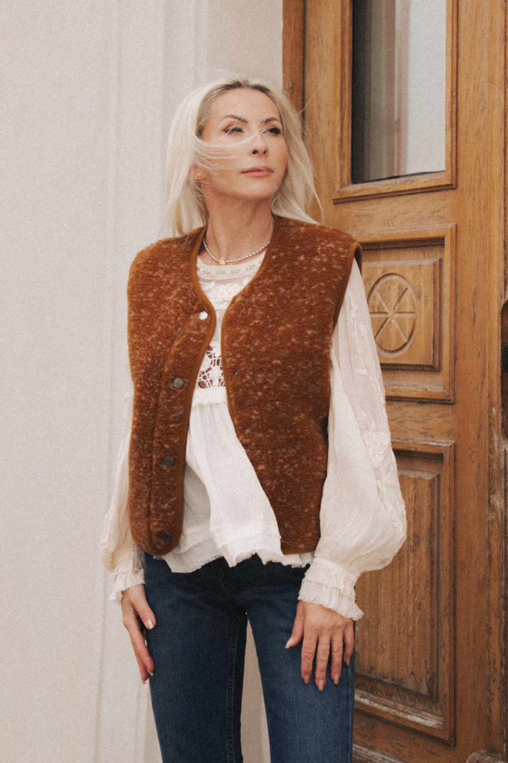 KAMIZELKA TYB PATTERN KROPKI MULTI KARMEL