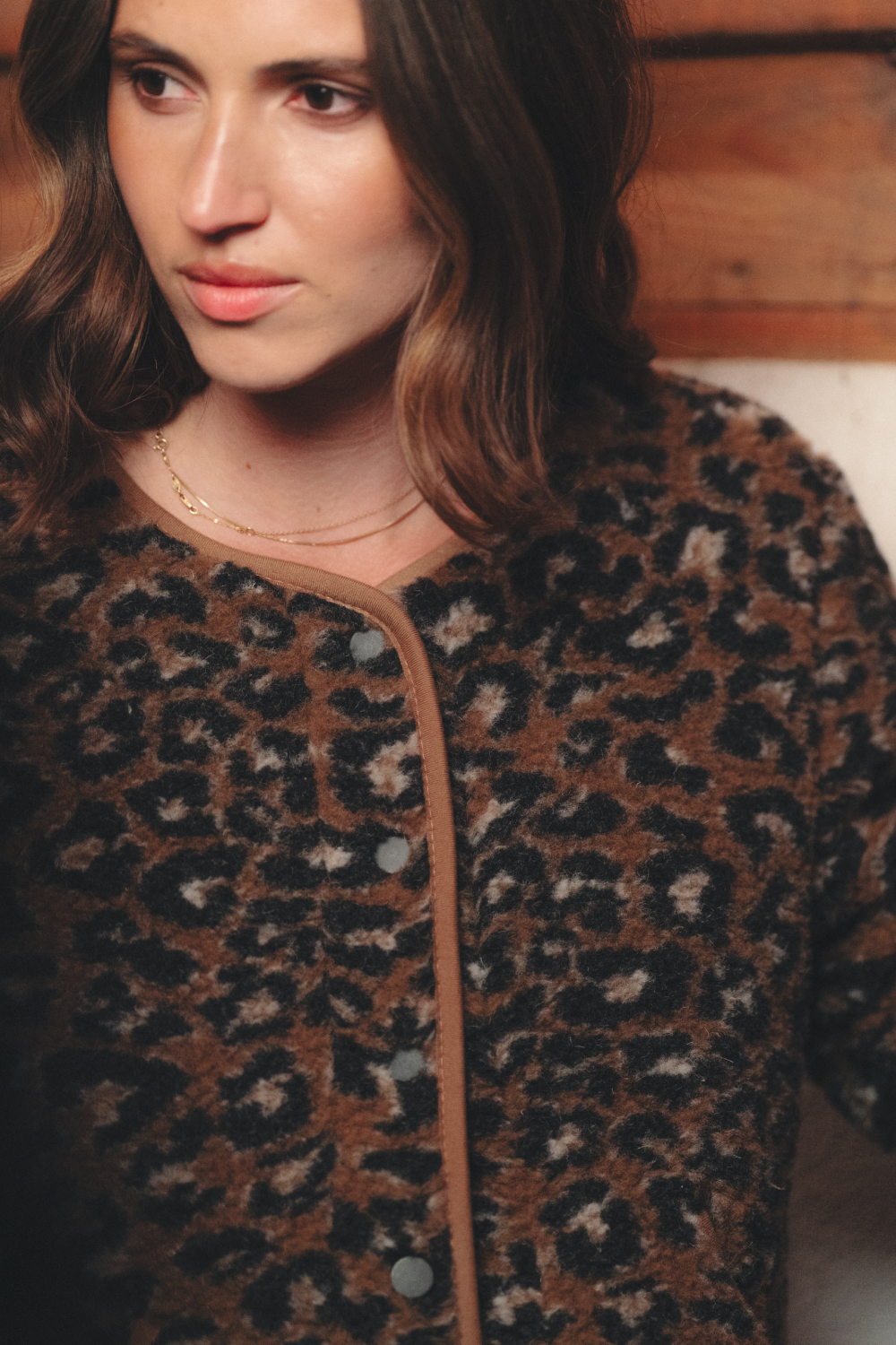 BLUZA TYBS PATTERN LAMPART KARMEL