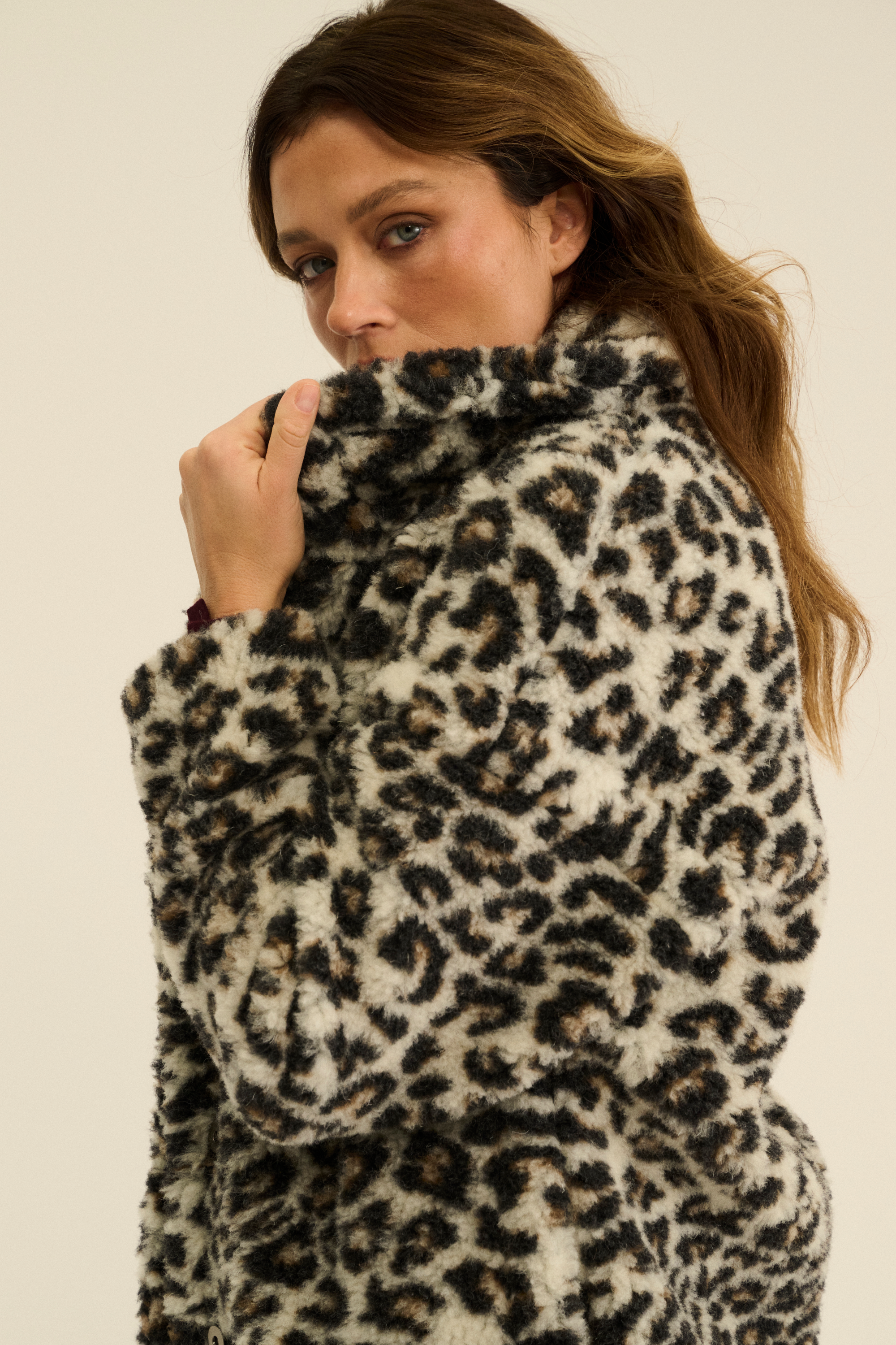 PŁASZCZ TEDDY MAX PATTERN LEOPARD BIAŁY ULTRA LIGHT