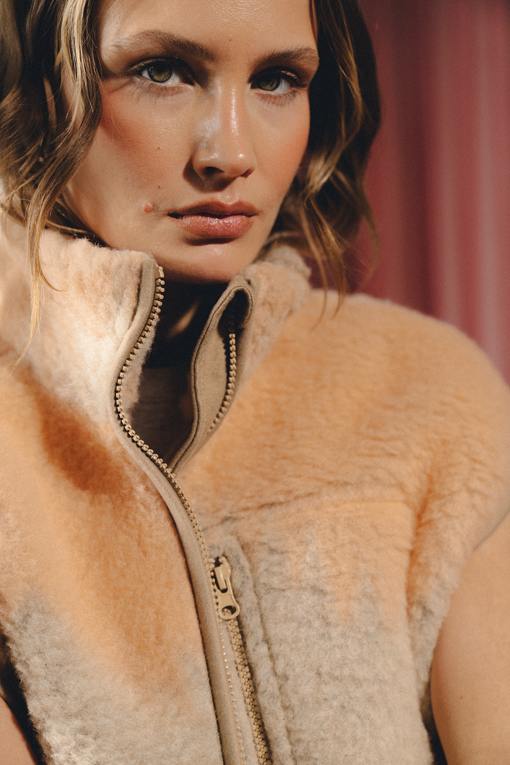 KAMIZELKA SHERPS PATTERN AZTEK MORELA