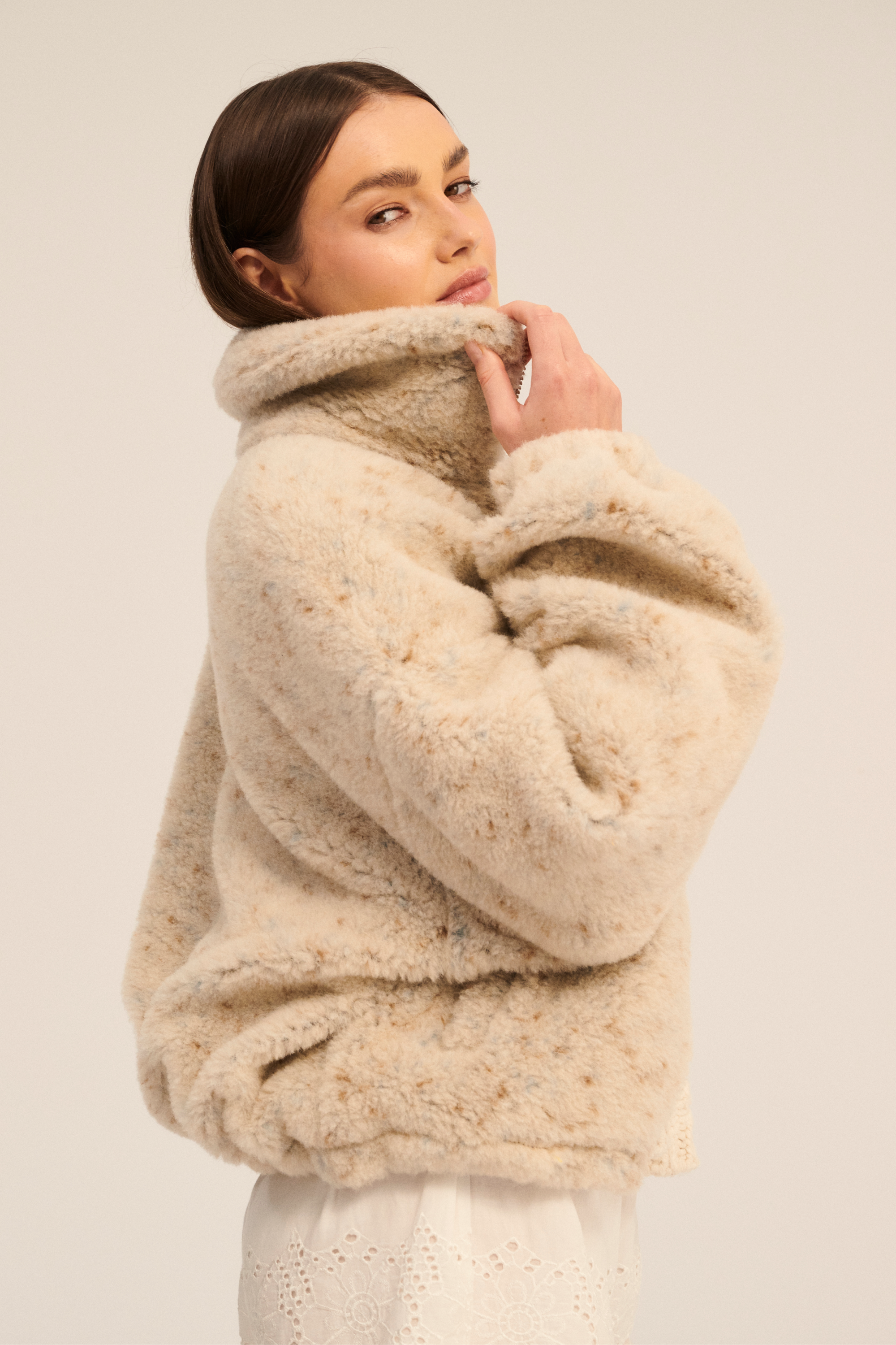 BLUZA WEŁNIANA BLANCS PATTERN KROPKI MULTI BEŻ