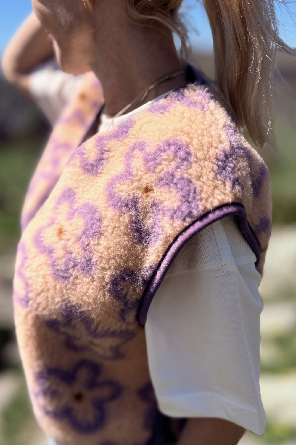 KAMIZELKA MERINO CAMINO FLOWS APRICOT