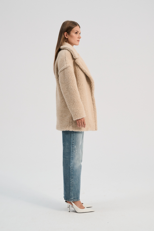 PŁASZCZ MERINO TEDDY MID PIASKOWY BRĄZ