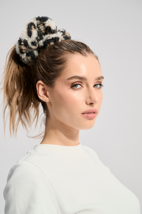 GUMKA WEŁNIANA DO WŁOSÓW FLORA BIAŁY LEOPARD