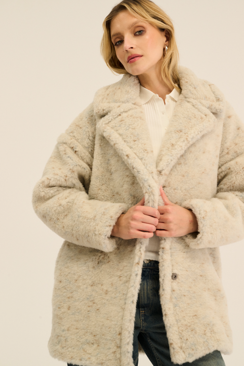 PŁASZCZ MERINO TEDDY MID KROPKI MULTI BEŻ