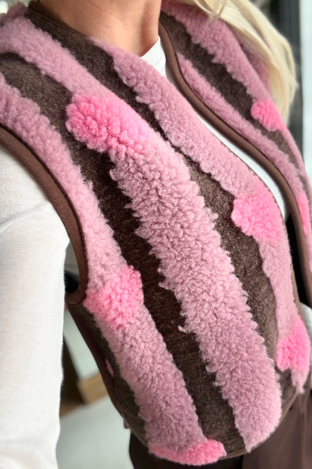 KAMIZELKA CAMINO LOOP STRIPEY HEARTS