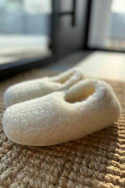 PANTOFLE SO COZY NATURALNY