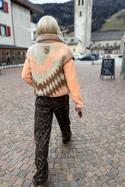 KAMIZELKA ISLA PATTERN AZTEC MORELA