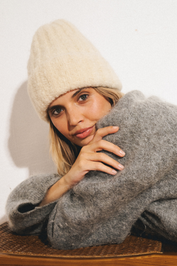 CZAPKA ALPA BOUCLE NATURALNY