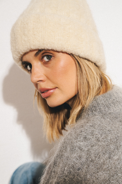 CZAPKA ALPA BOUCLE NATURALNY